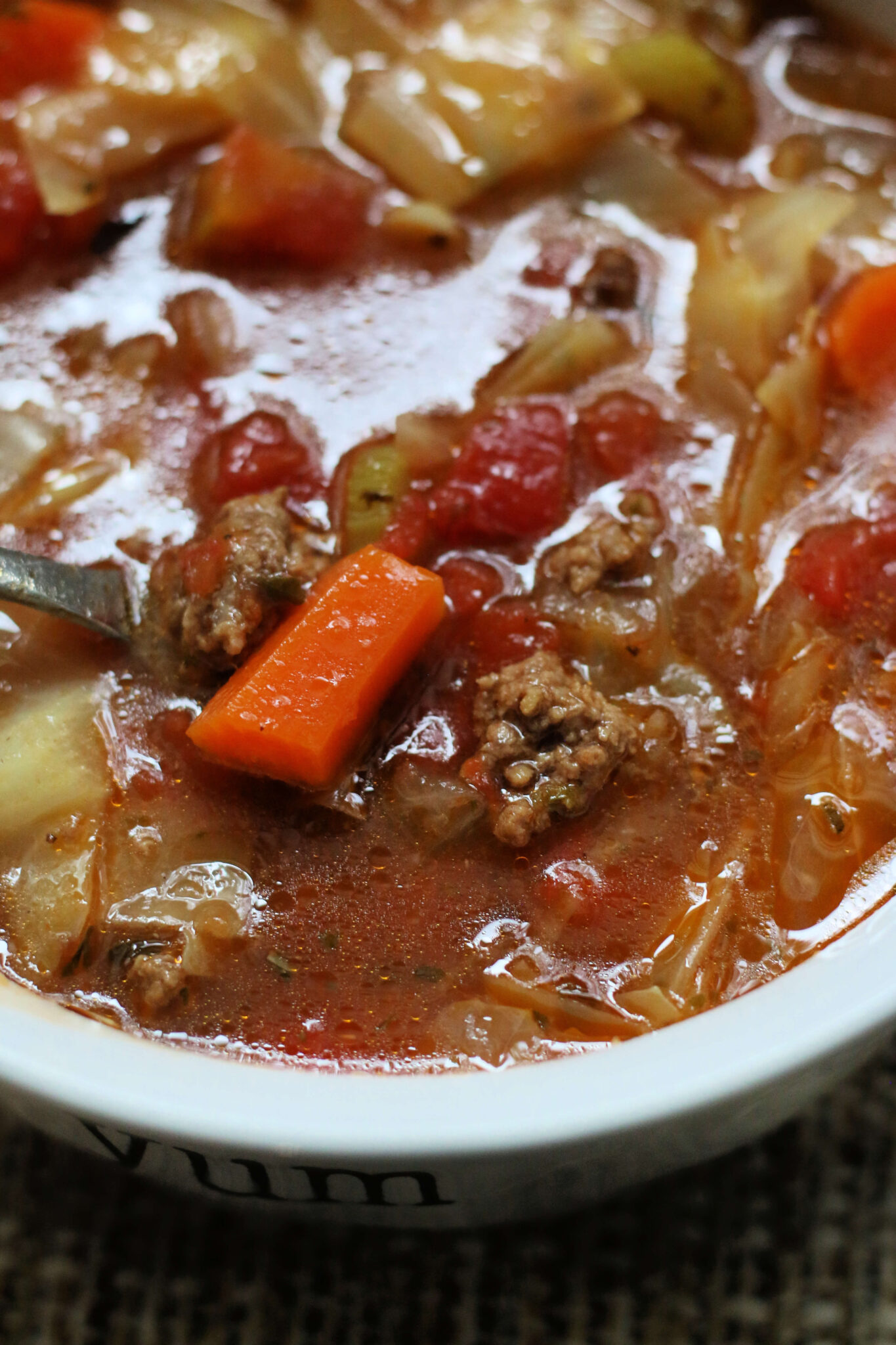 Hearty Ground Beef Cabbage Soup: Slow Cooker Comfort Food